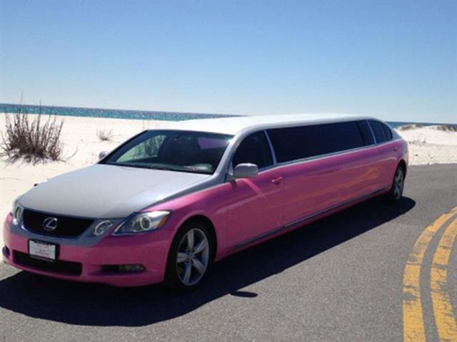 L'arrivée de Paris Hilton au camping ne devrait pas pas inaperçue !