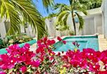 Location vacances Noord - Fantastic Private Tropical Villa in Palm Beach with Breakfast-1