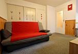 Location vacances Chamrousse - Appartement 2 pièces + cabine 6 places, proche pistes et commerces à Chamrousse FR-1-549-50-3