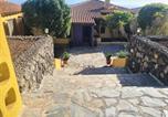 Location vacances San Miguel de Abona - Large Heated Pool, Hot Tub, Bar, Games Room, Gym, 2 Caves, New Outdoor Kitchen-2