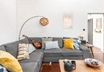 Location vacances Bristol - Loft Apartment in Historic Building in Quiet Central Setting-1