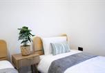 Location vacances Henley-on-Thames - Luxury 4-Bed Terrace - 5 mins from Reading Station-2