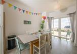 Location vacances Bognor Regis - Absolute Beachfront with Decked Garden Oasis and Views-2