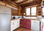 Location vacances Gerbépal - Chalet Authentique en Forêt, 6 Pers, Proche Gérardmer, Sentiers & Stations de Ski - Fr-1-589-378-3