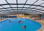 Camping avec Piscine Franche-Comté - Camping Sous Doriat-1