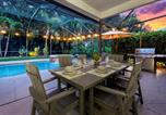 Location vacances  Everglades - Tropical Escape - Surf Chic Lux Salt Pool & Spa King Beds!-4