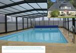 Location vacances Falaises d'Etretat - Maison 10p avec piscine, chauffée et partagée avec 1 autre gîte, horaires privatifs pour chaque gîte - Réservation sur https auxportesdetretat fr-1