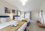 Location vacances  Gare de Cheltenham - Stunning 4 Bedroom Top Floor Apartment Close to Cheltenham-4