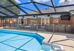 Location vacances Pensacola - Newly Renovated Luxe 4 Bedroom Retreat with Pool plus Game Room and Bunk Room Perfect for Family Fun in Perdido Key-1