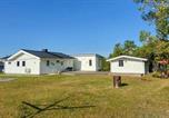 Location vacances Varberg - 4 Bedroom Beautiful Home In Heberg-1