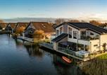 Location vacances South Cerney - Still Waters - Scandinavian Lake Retreat-1