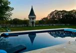 Location vacances  Indre - Gîtes charmants en Berry avec piscine et spa - Fr-1-591-729-1