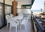 Location vacances Torredembarra - At042 Els Pins, primera línea de la playa, con piscina-4