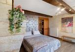 Hôtel Lussac - Chambre d'Hotes La Roseraie-4
