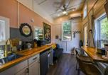 Location vacances Sylva - The Florio - Tiny Home, River, Hiking, and Rafting!-4