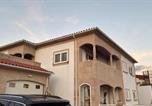 Location vacances Freixo de Baixo - Spacious Apartment with Jacuzzi in Freixo de Baixo-2