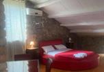 Location vacances  Province de Cosenza - Modern Studio with Mountain View in Marano Marchesato, 60 m²-1