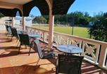Location vacances Belle Mare - Spacious Villa with Pool and 10 Bedrooms in Quatre Cocos-3
