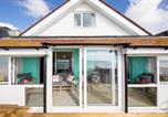 Location vacances Bognor Regis - Stunning Beachfront Apt w Balcony & Sea Views-4
