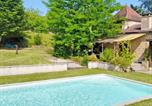 Location vacances Trémolat - Charmante maison en pierres au bord de la Dordogne, idéale pour 4 personnes - Fr-1-824-2-1