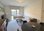 Location vacances  Province de Lecco - Manzoni House - Large Central Apartment-1