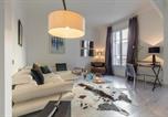 Location vacances Cannes - Centrally located modern 2 Bed apartment in Cannes with aircon and high ceilings and modern design 696-1