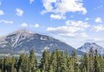 Location vacances Banff - Beautiful 3br, Mountain Views, Sleeps 12, Steps from Downtown-1