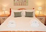 Location vacances Blaenhonddan - Charming 3-Bed Cottage in Rural Wales-4