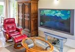 Location vacances  Manche - Awesome Home In Morsalines With Wifi-4