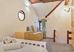 Location vacances  Chatsworth House - Agniti Cottage-4