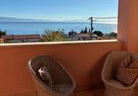 Location vacances Lovran - 2 Bedroom Pet Friendly Apartment In Opric-1
