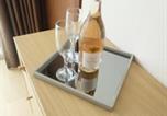 Location vacances Windsor - Luxury 4-Bed Townhouse Parking, Garden Office-4