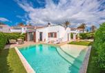 Location vacances  Le phare de La Mola - Villa Serena-1