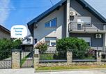 Location vacances Osječko-Baranjska - Apartman - sobe Corina-blizu Osijeka-1