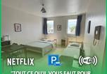 Location vacances Villeneuve-sous-Dammartin - Cozy nest with Netflix, Wi-Fi and parking included-1