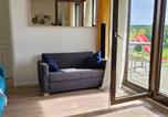 Location vacances  Yvelines - Luxury apartment Paris Poissy garden-2