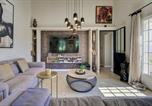 Location vacances Cucuron - Bastide des Sarrières à -d'1 km de Lourmarin - Piscine chauffée, cuisine d'été, pool house, sauna-3