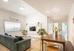 Location vacances  Israël - Stylish 3br Apt w Balcony 5 min Walk from Beach-4