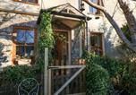 Location vacances  Gare de Ton Pentre - Hillside Holiday Cottage-2