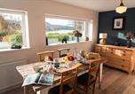 Location vacances  Royaume-Uni - Waterside Cottage by the sea - Broadford-1