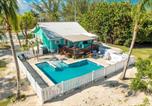 Location vacances  Grand Cayman - Sea Beauty - Charming Cottage with Pool and Private Beach Lot-2