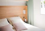 Location vacances Roquebrune-sur-Argens - Mobil-home sur pilotis avec terrasse - Api-1-52-1009-4