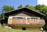 Location vacances Vagney - Chalet cosy en bordure de forêt avec wifi, terrasse et équipements complets à Rochesson - Fr-1-589-235-1