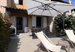 Location vacances La Croix-Valmer - Mas 2 chambres avec piscine, tennis, parking et wifi - Fr-1-726-24-3