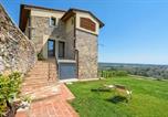 Location vacances Buti - Borgo Le Badie L'agrumento-1