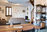 Location vacances  Province de Pavie - Borgo Verginate - Como Lake Panorama-2