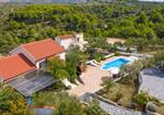 Location vacances Milna - Villa Bravura-1