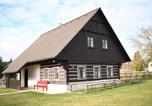 Location vacances Dvůr Králové nad Labem - Pohádková roubenka-1