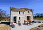 Location vacances Malemort-du-Comtat - Nice Home In Mazan With House A Panoramic View-1
