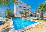 Location vacances Aéroport de Zadar - One-Bedroom Apartment in Sukosan I-1